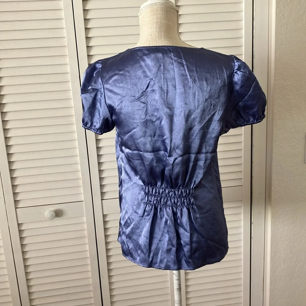The Limited periwinkle‎ ruffle front purple blue short sleeve top size M NEW